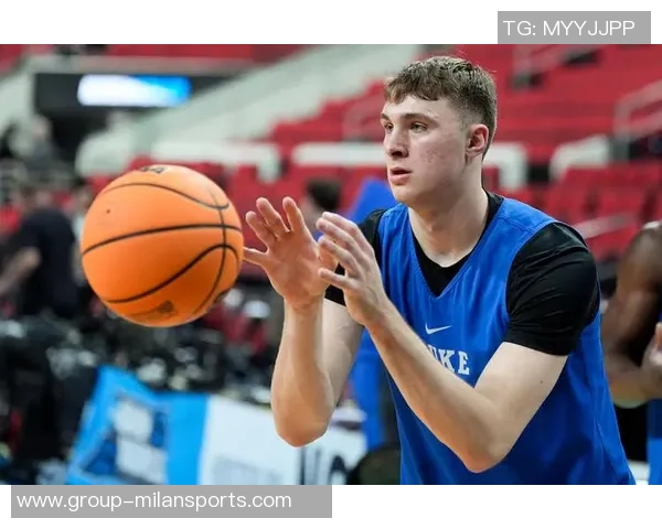 浓眉称赞弗拉格隔扣马穆精彩绝伦期待反复回味这一经典瞬间 浓眉称赞弗拉格隔扣马穆精彩绝伦期待反复回味这一经典瞬间