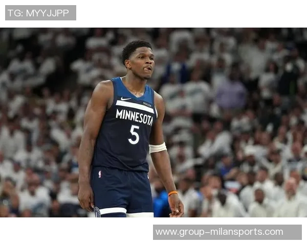 爱德华兹全场41分7篮板关键时刻连得5分助队逆转取胜 爱德华兹全场41分7篮板关键时刻连得5分助队逆转取胜